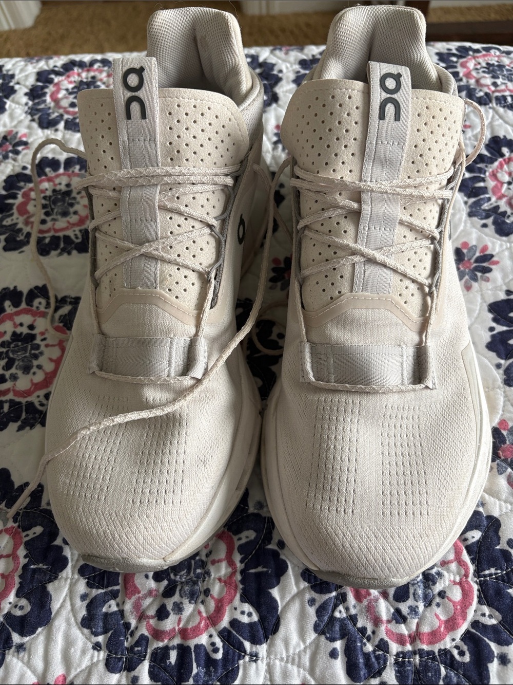 On Cloud Cloud Tec womens size 9.5 Ivory color EUC - Picture 2 of 6